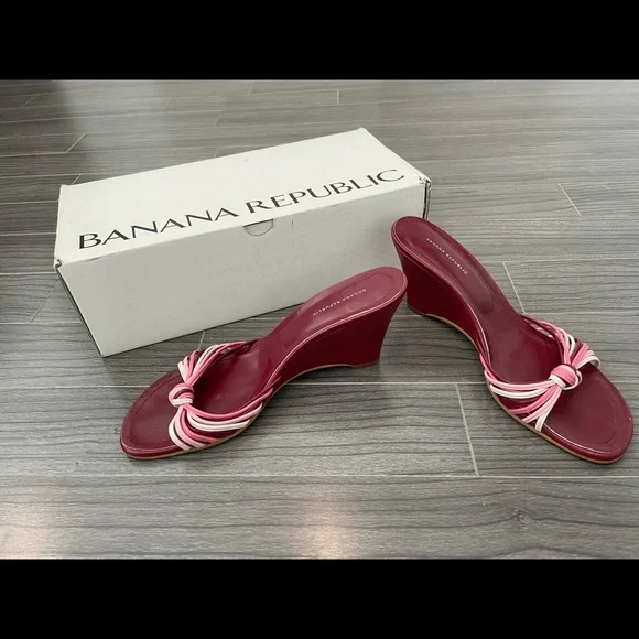 Banana Republic “Cara” red leather wedges in size 7 - Picture 3 of 5